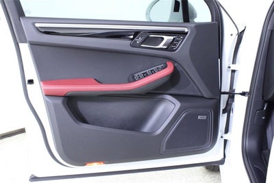 2022 Porsche Macan Base