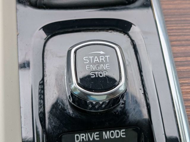 2021 Volvo XC60 T5 Momentum