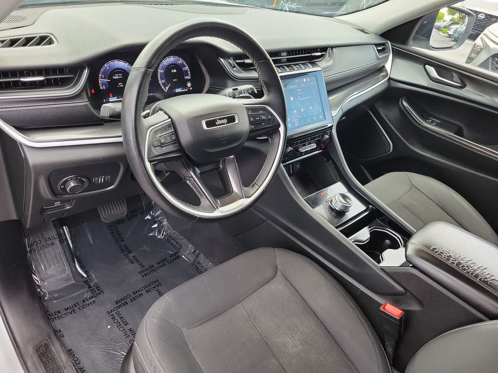2022 Jeep Grand Cherokee L Laredo