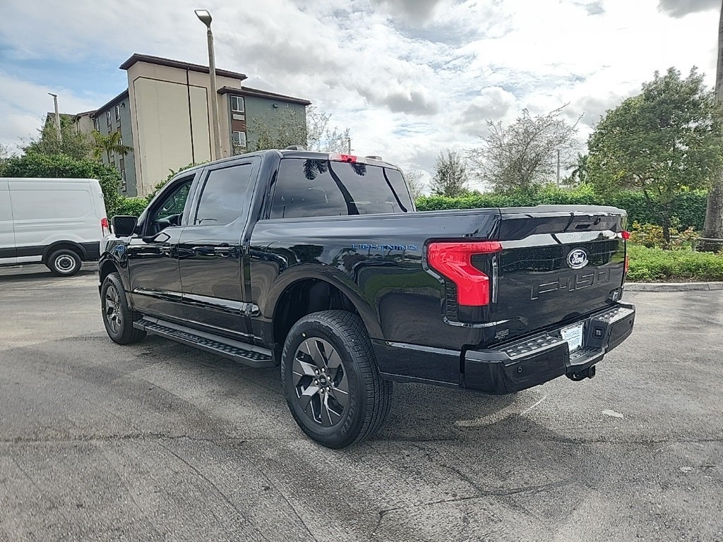 2025 Ford F-150 Lightning Flash
