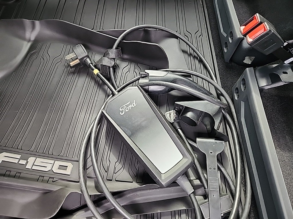 2025 Ford F-150 Lightning Flash