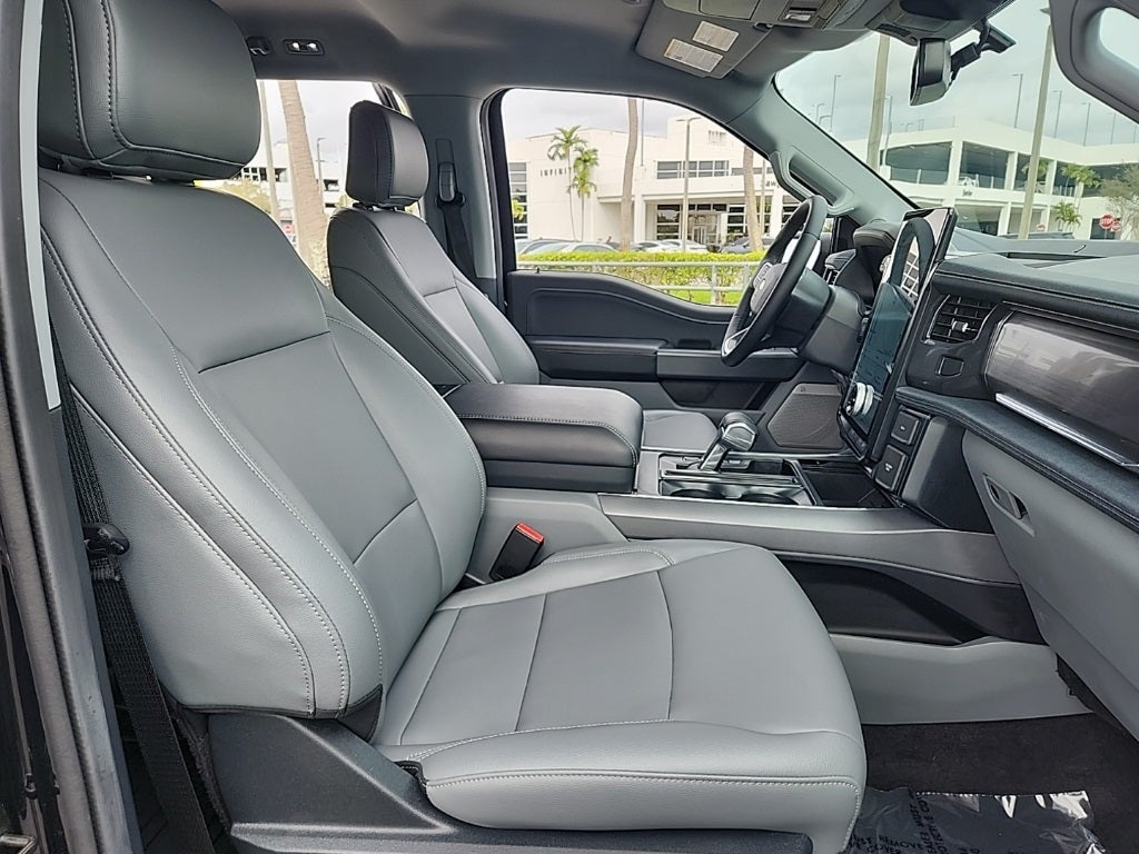 2025 Ford F-150 Lightning Flash