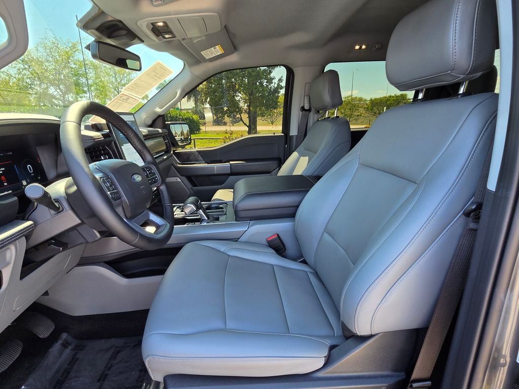 2025 Ford F-150 Lightning Flash