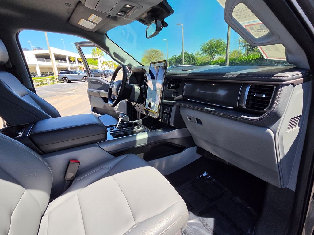 2025 Ford F-150 Lightning Flash