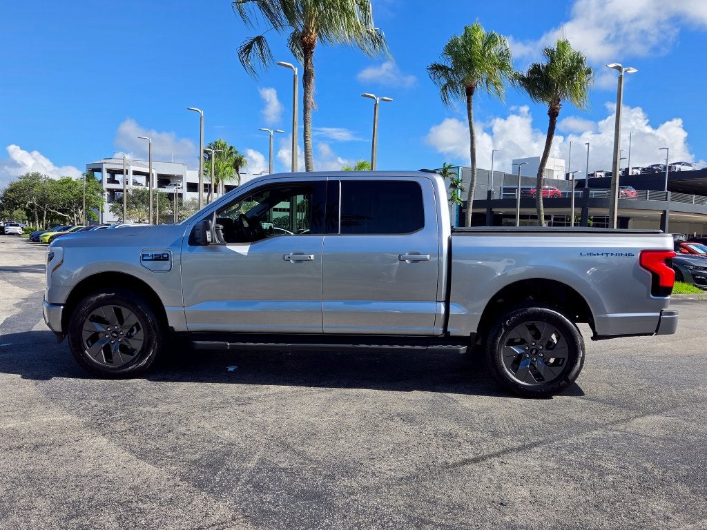 2025 Ford F-150 Lightning Flash