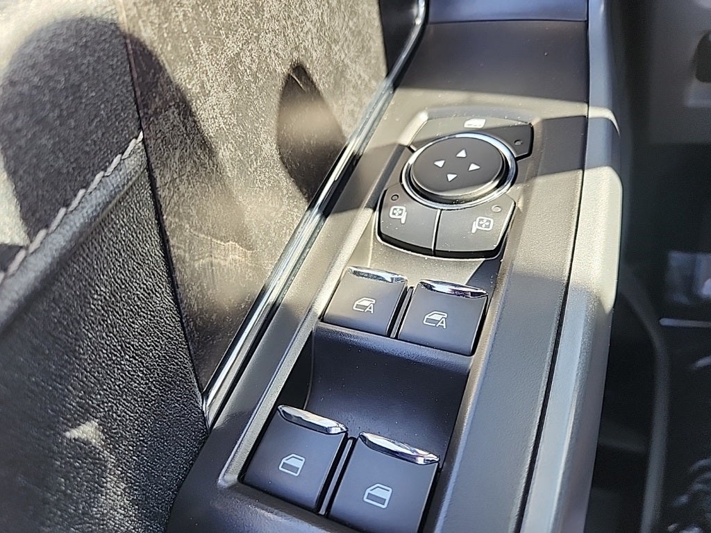 2023 Ford F-150 Lightning XLT