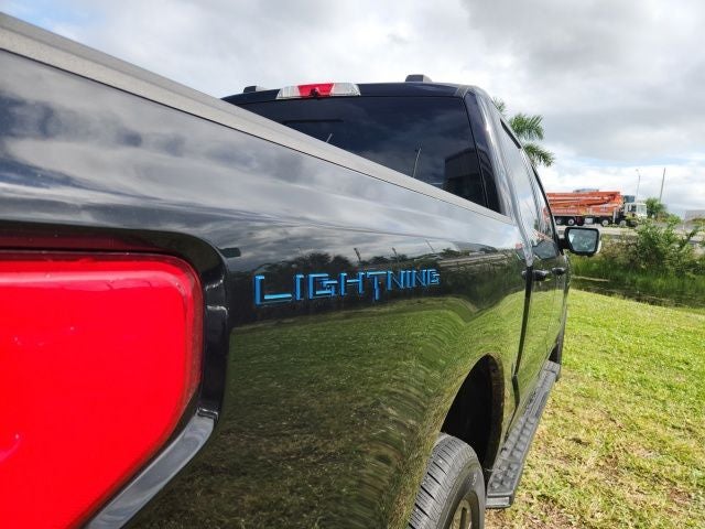 2023 Ford F-150 Lightning Lariat