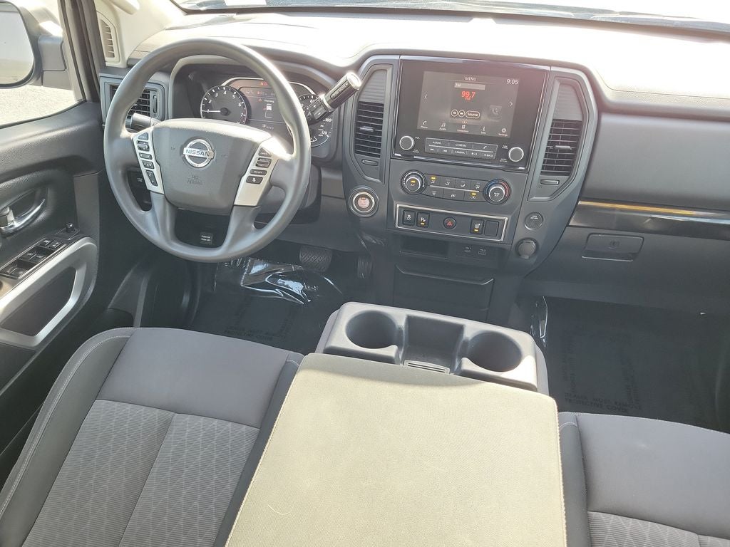 2022 Nissan Titan SV