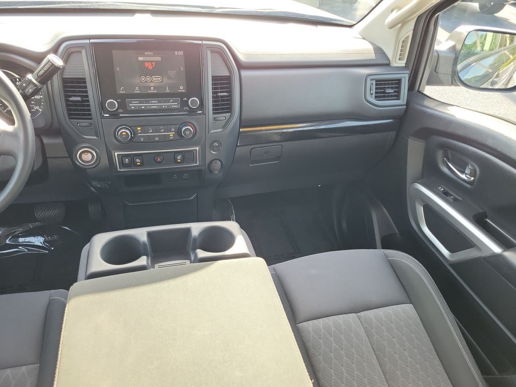 2022 Nissan Titan SV