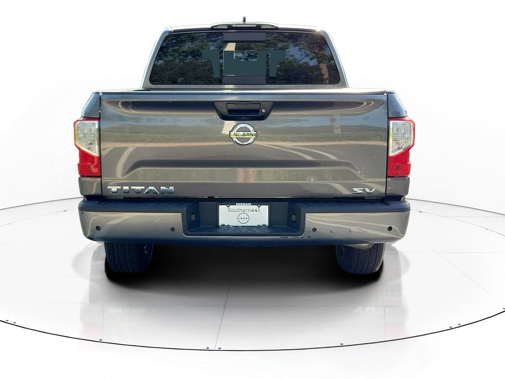 2022 Nissan Titan SV