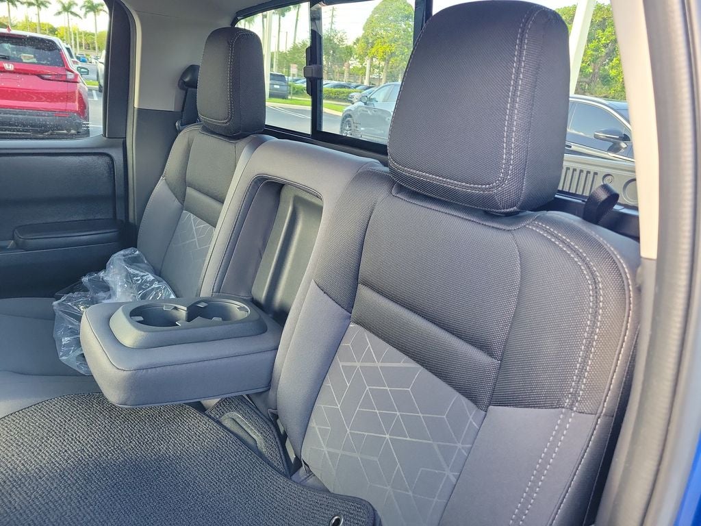 2025 Nissan Frontier SV
