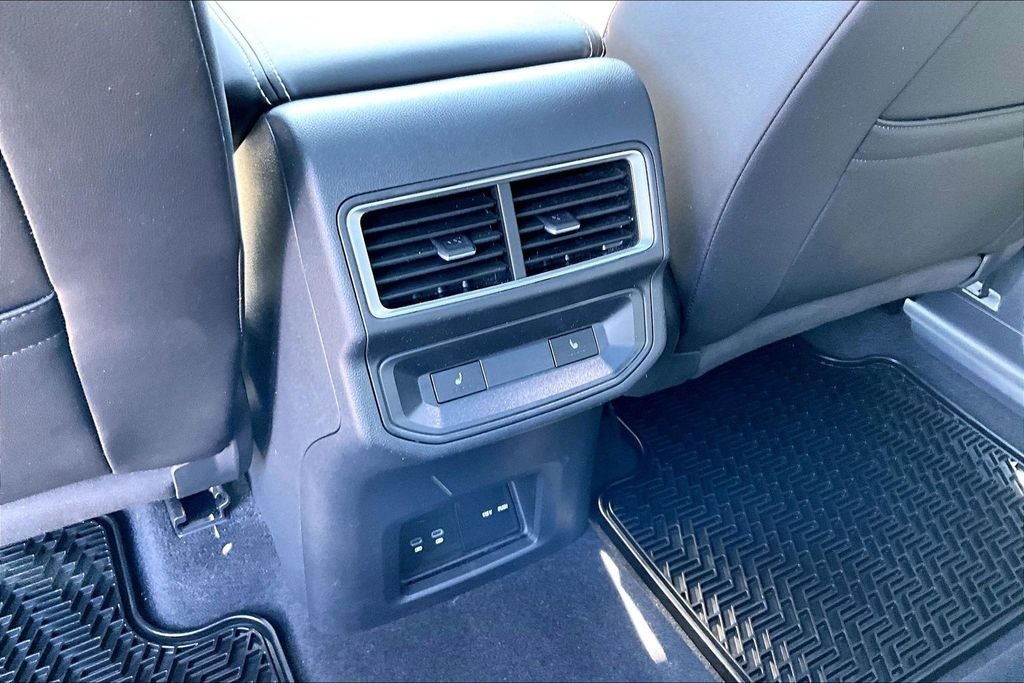 2024 Volkswagen Atlas Cross Sport 2.0T SEL Premium R-Line