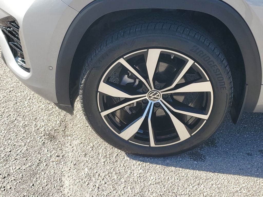 2024 Volkswagen Atlas Cross Sport 2.0T SEL Premium R-Line