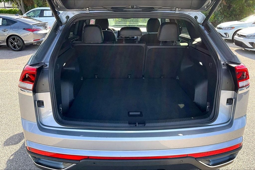 2025 Volkswagen Atlas Cross Sport 2.0T SE w/Technology
