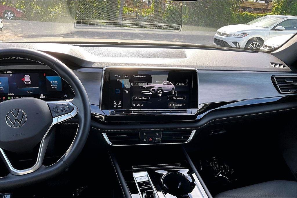 2025 Volkswagen Atlas Cross Sport 2.0T SE w/Technology