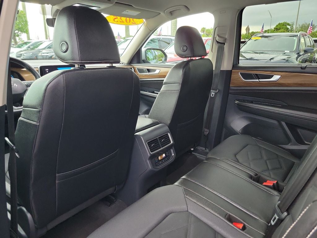 2025 Volkswagen Atlas 2.0T SE w/Technology