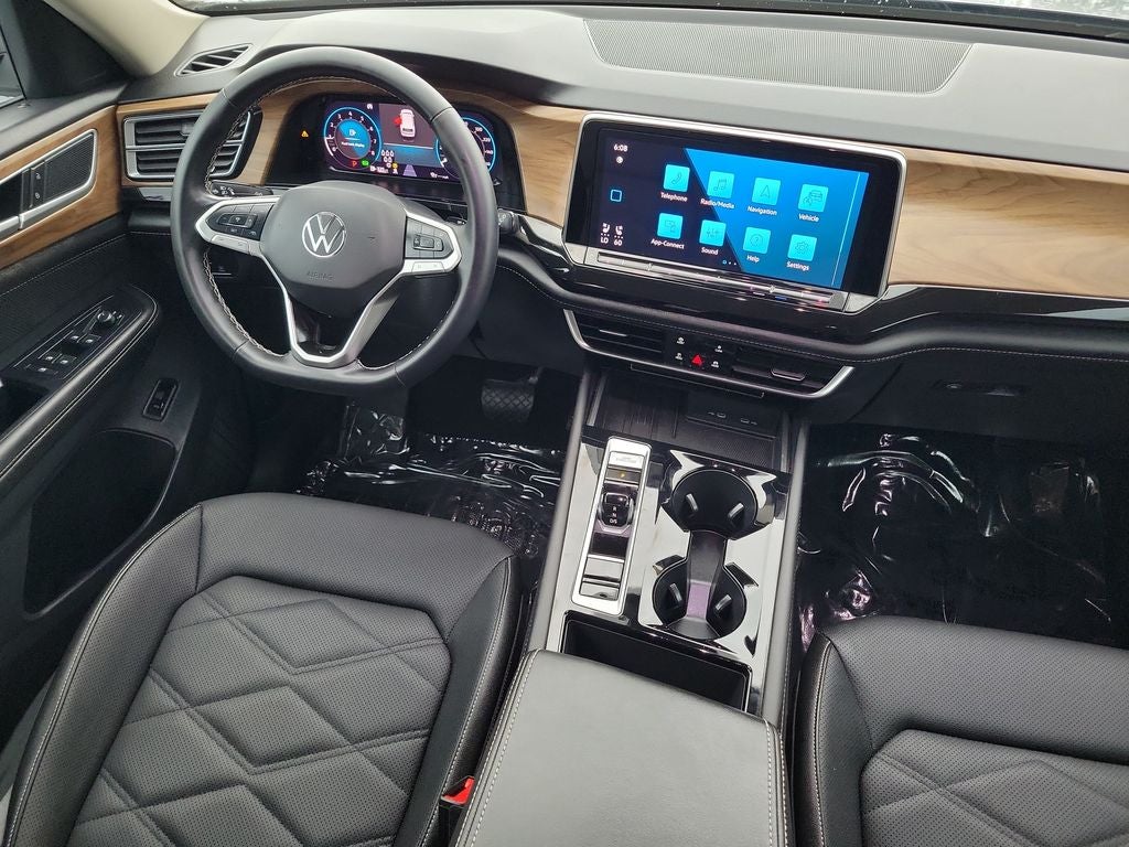 2025 Volkswagen Atlas 2.0T SE w/Technology
