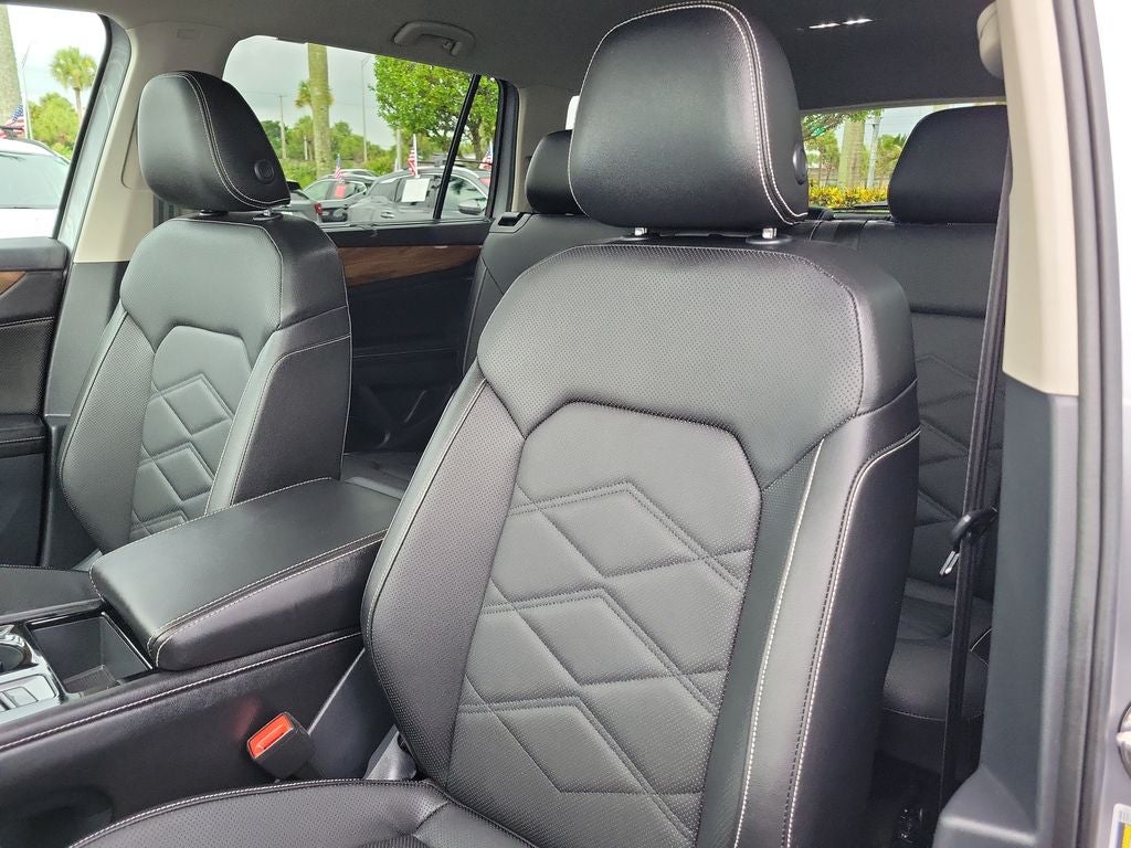 2025 Volkswagen Atlas 2.0T SE w/Technology