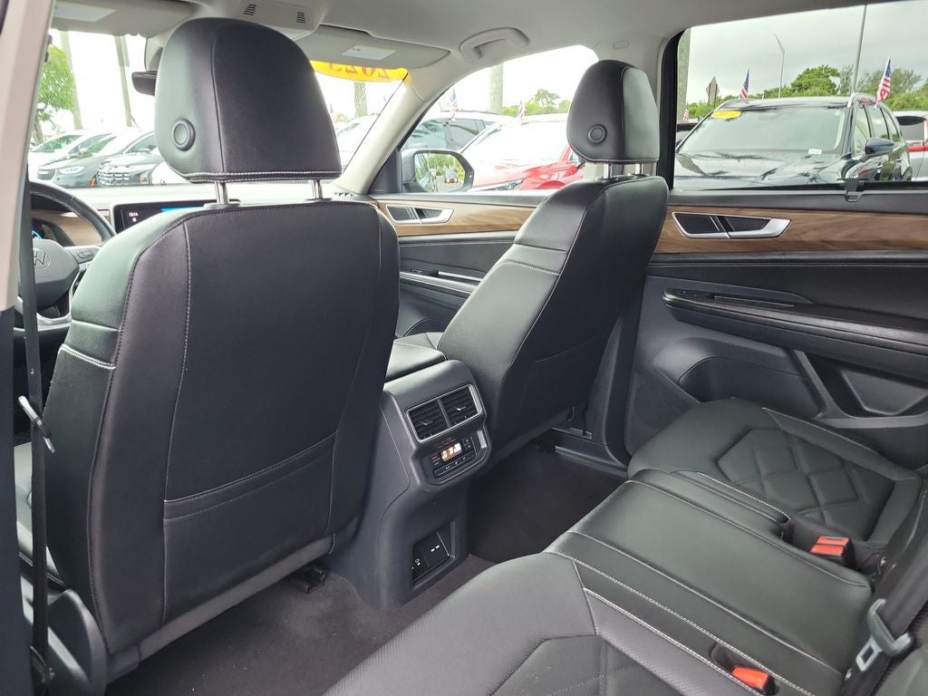 2025 Volkswagen Atlas 2.0T SE w/Technology