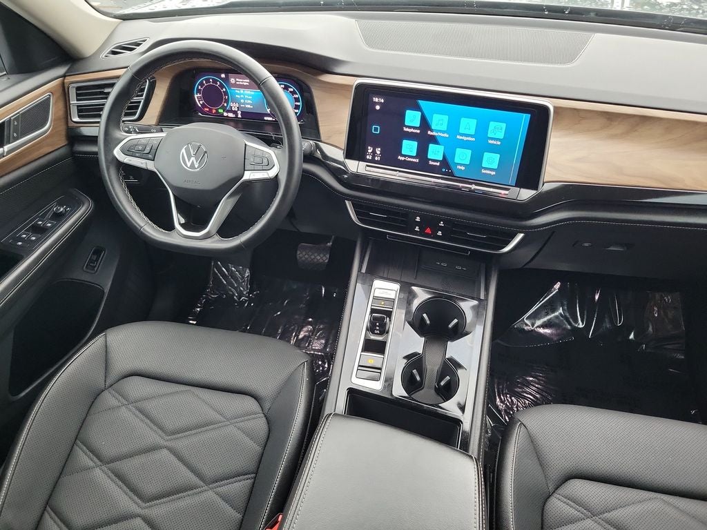 2025 Volkswagen Atlas 2.0T SE w/Technology