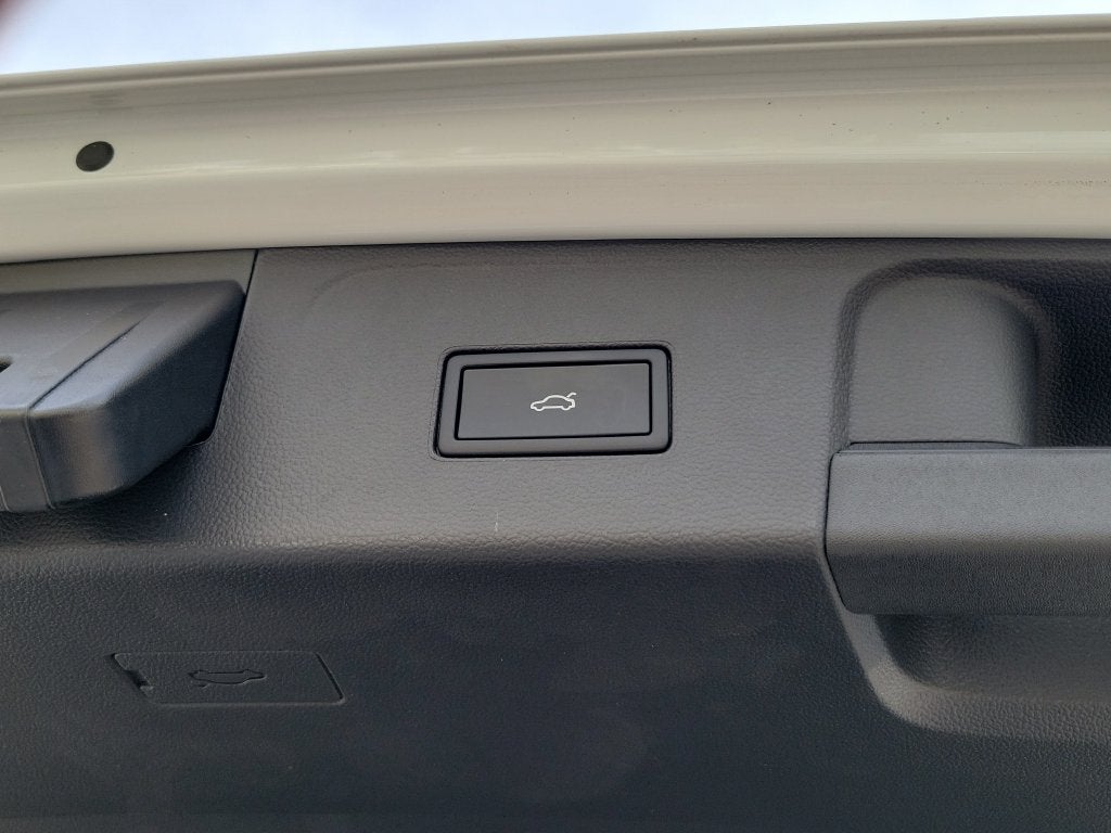 2026 Volkswagen Atlas SE w/Technology