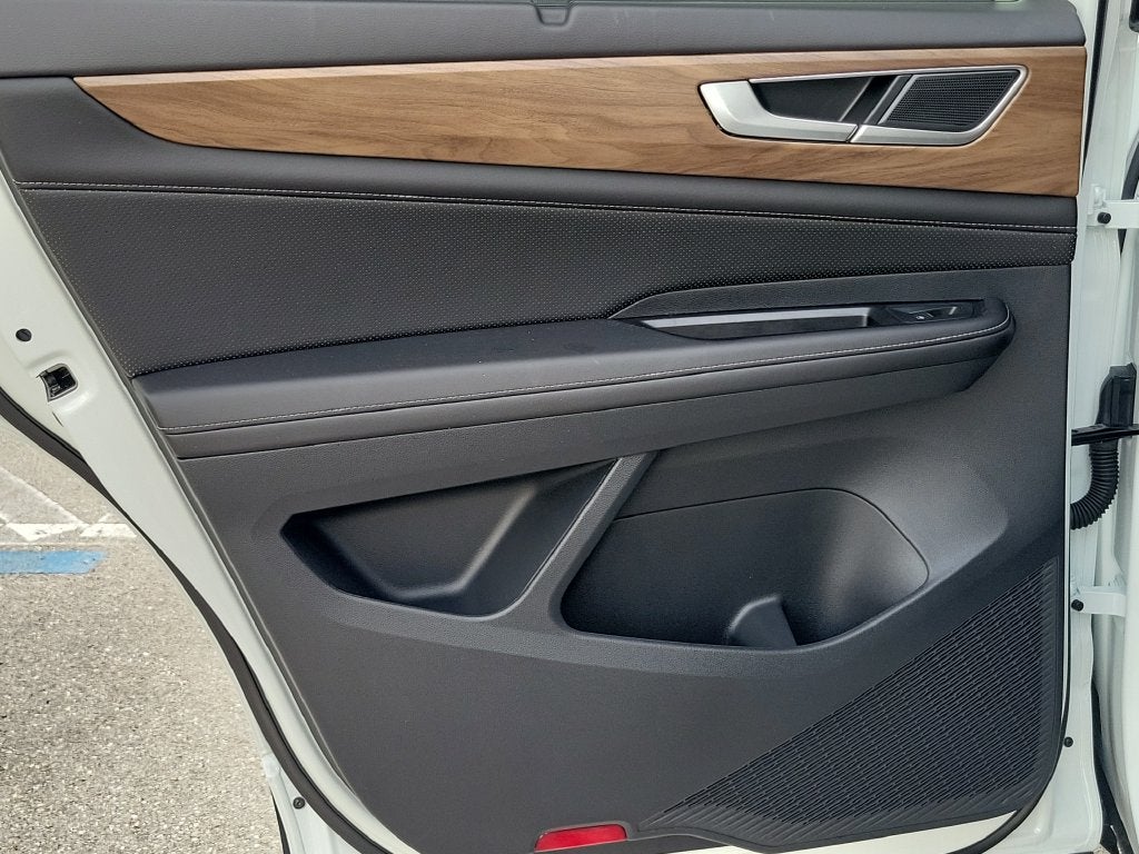 2026 Volkswagen Atlas SE w/Technology