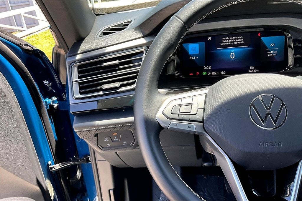 2025 Volkswagen Atlas Cross Sport 2.0T SE w/Technology