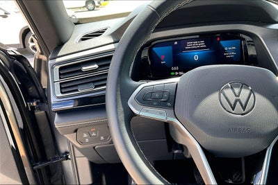2025 Volkswagen Atlas Cross Sport 2.0T SE w/Technology