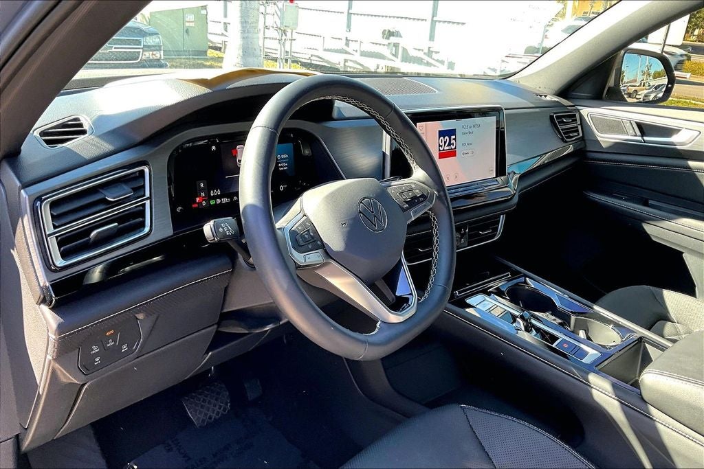 2024 Volkswagen Atlas Cross Sport 2.0T SE w/Technology