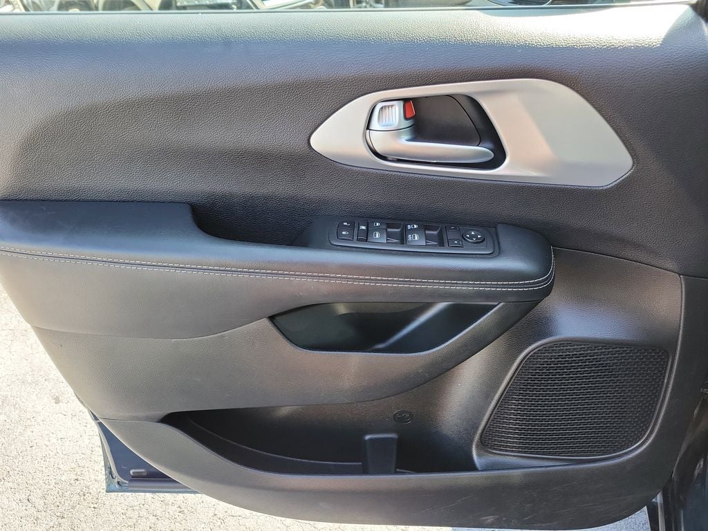 2024 Chrysler Pacifica Touring