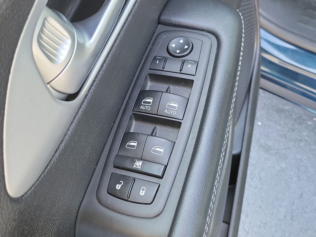 2024 Chrysler Pacifica Touring