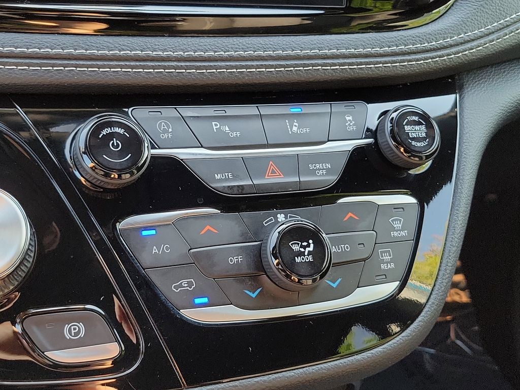 2024 Chrysler Pacifica Touring