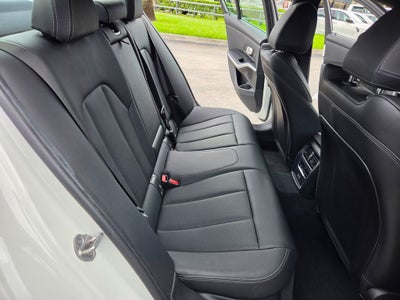 2025 BMW 3 Series 330i