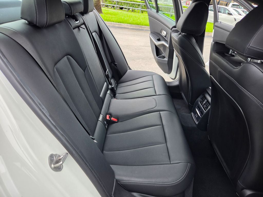 2025 BMW 3 Series 330i