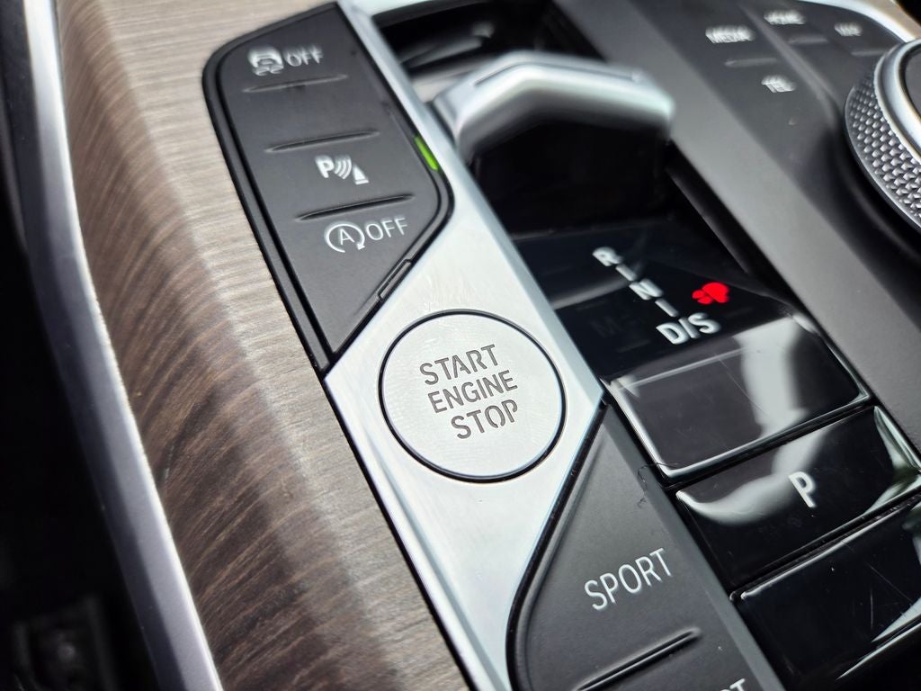 2025 BMW 3 Series 330i