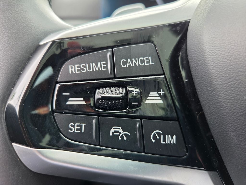 2025 BMW 3 Series 330i