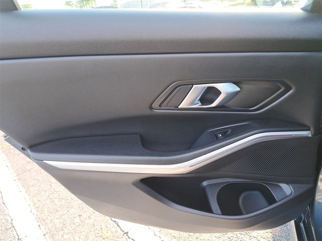 2025 BMW 3 Series 330i