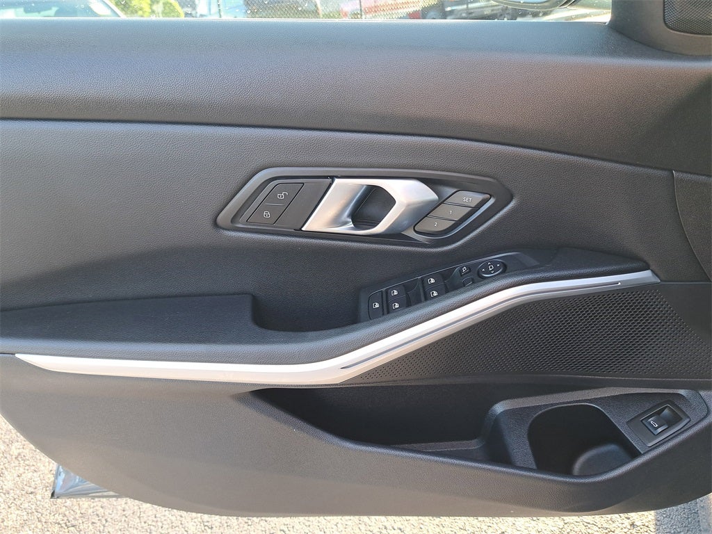 2025 BMW 3 Series 330i