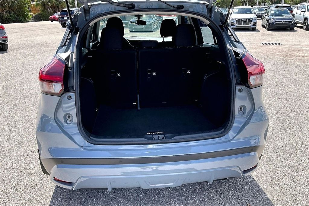 2022 Nissan Kicks SV