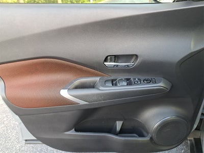 2021 Nissan Kicks SR