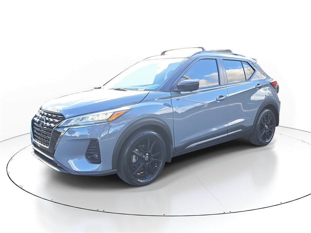 2021 Nissan Kicks SR