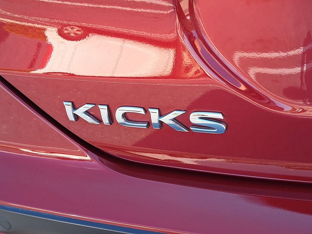 2024 Nissan Kicks SR