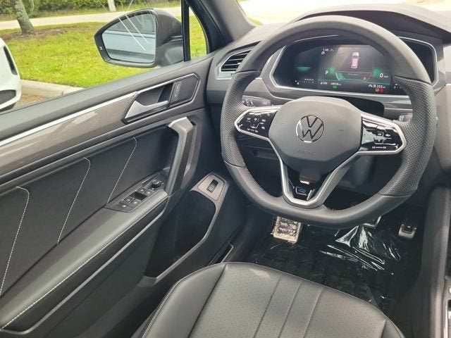 2024 Volkswagen Tiguan 2.0T SE R-Line Black