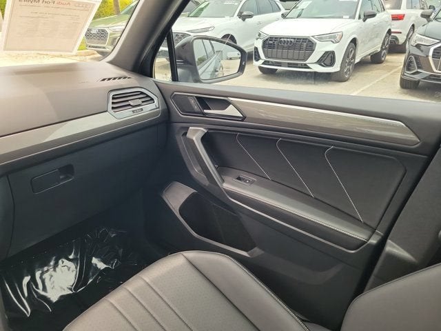 2024 Volkswagen Tiguan 2.0T SE R-Line Black