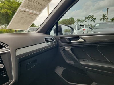 2024 Volkswagen Tiguan 2.0T SE R-Line Black