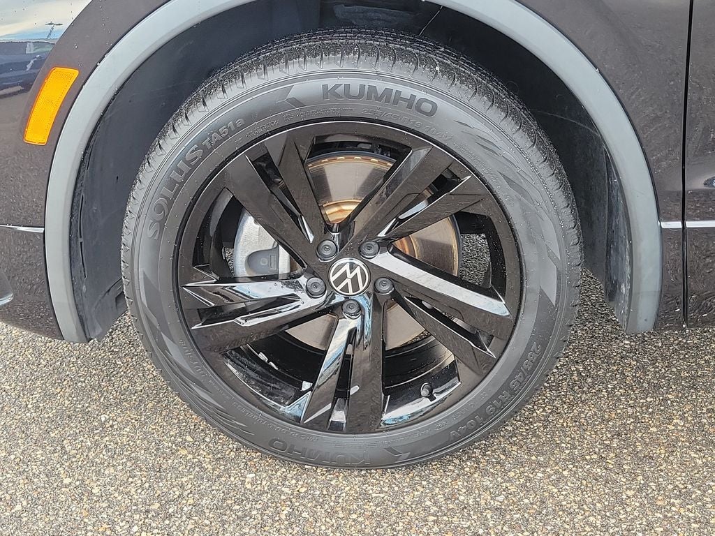 2023 Volkswagen Tiguan 2.0T SE R-Line Black
