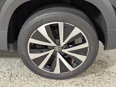 2022 Volkswagen Taos SE FWD