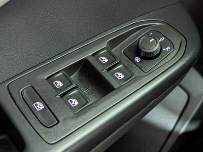 2024 Volkswagen Taos SE FWD