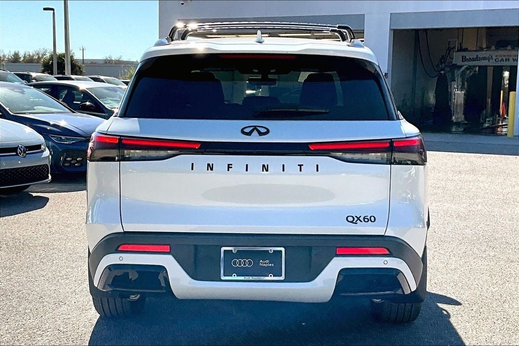 2025 INFINITI QX60 LUXE