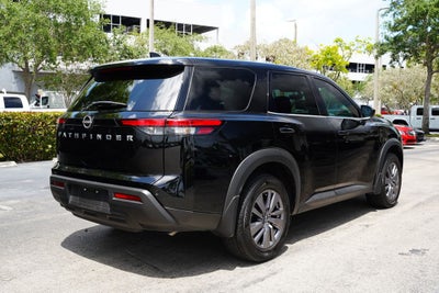 2023 Nissan Pathfinder S